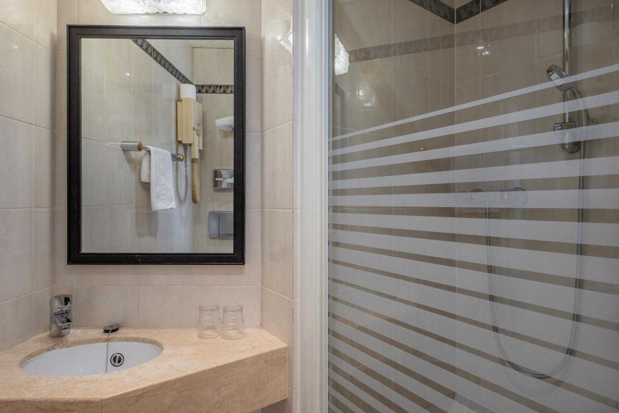 Hotel London Париж Экстерьер фото