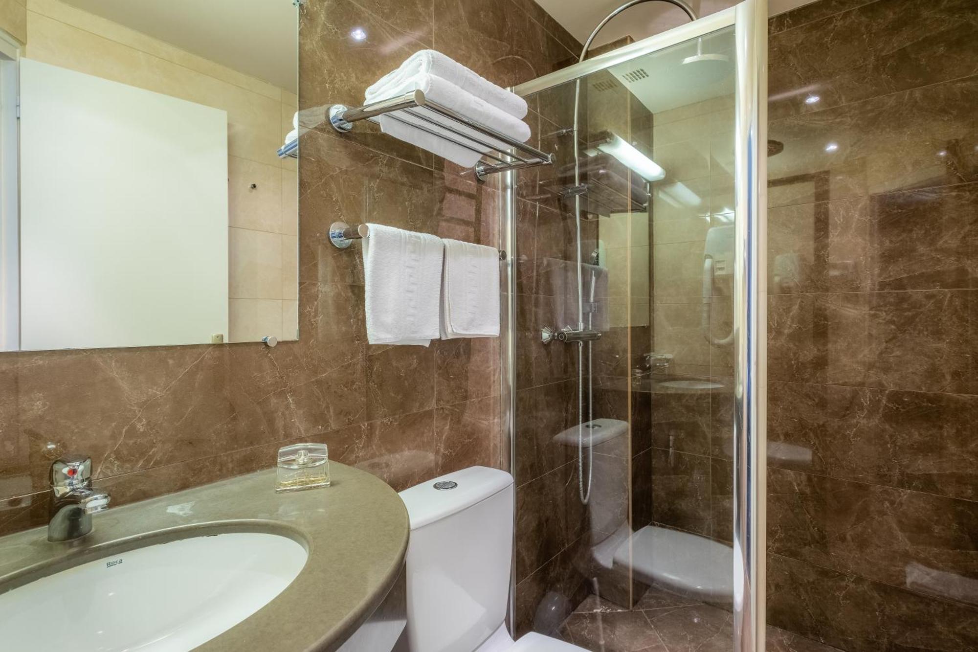 Hotel London Париж Экстерьер фото